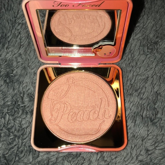 Too Faced Papa Don’t Peach (Peach-infused Blush) - Picture 3 of 3
